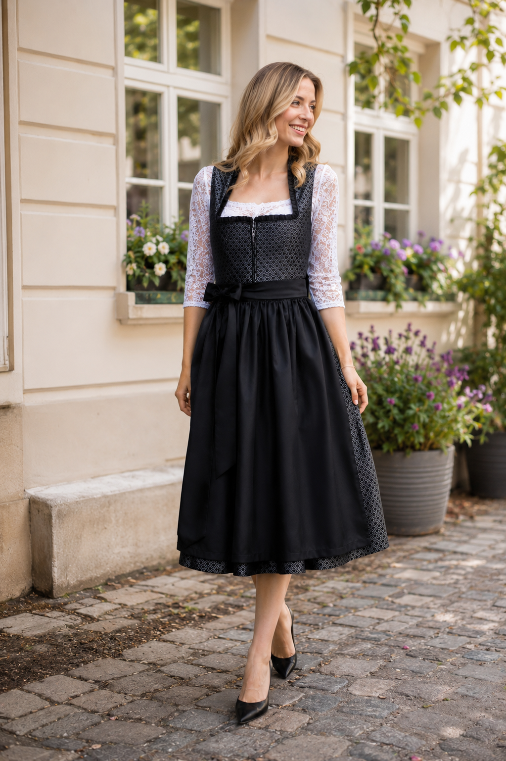 Midi Dirndl Liane in schwarz - ALM1054