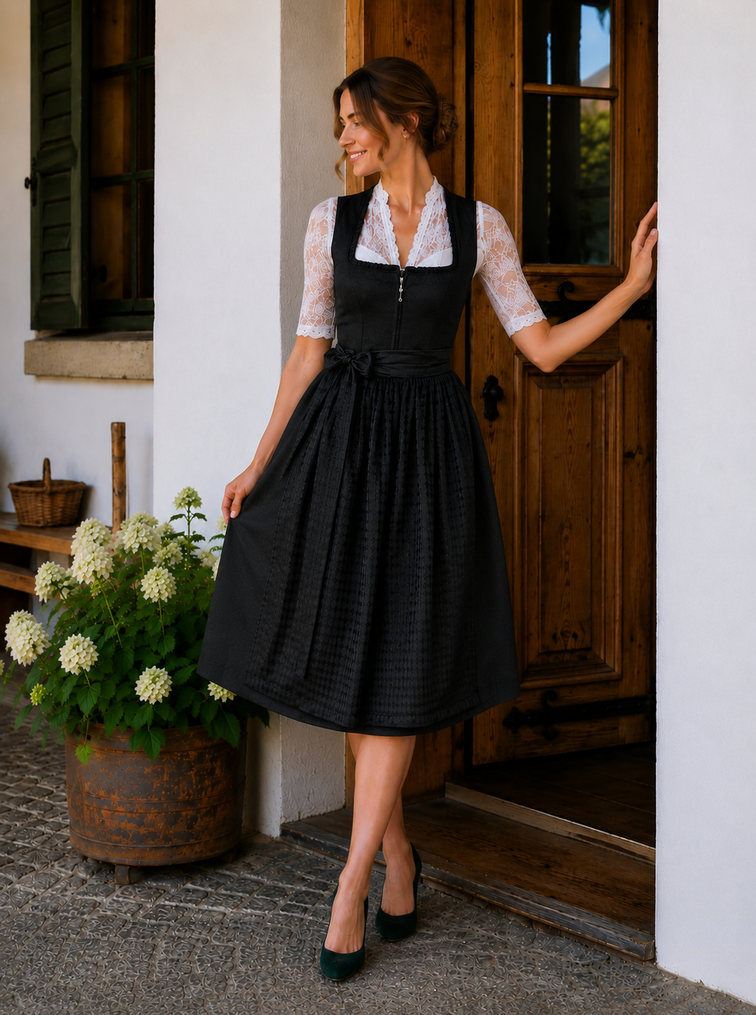 Midi Dirndl Miranda in schwarz - ALM1066