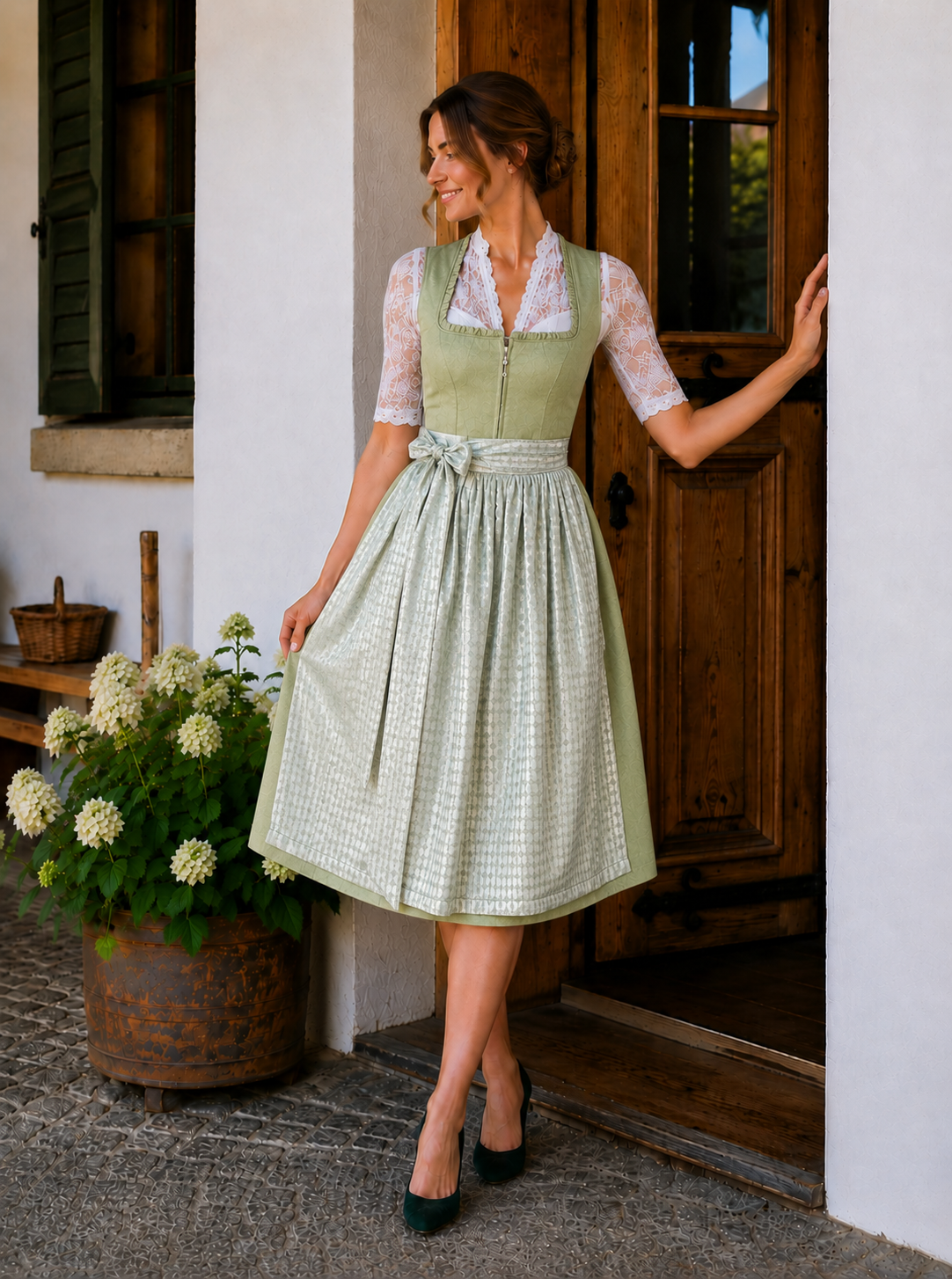 Midi Dirndl Miranda in hellgrün - ALM1064