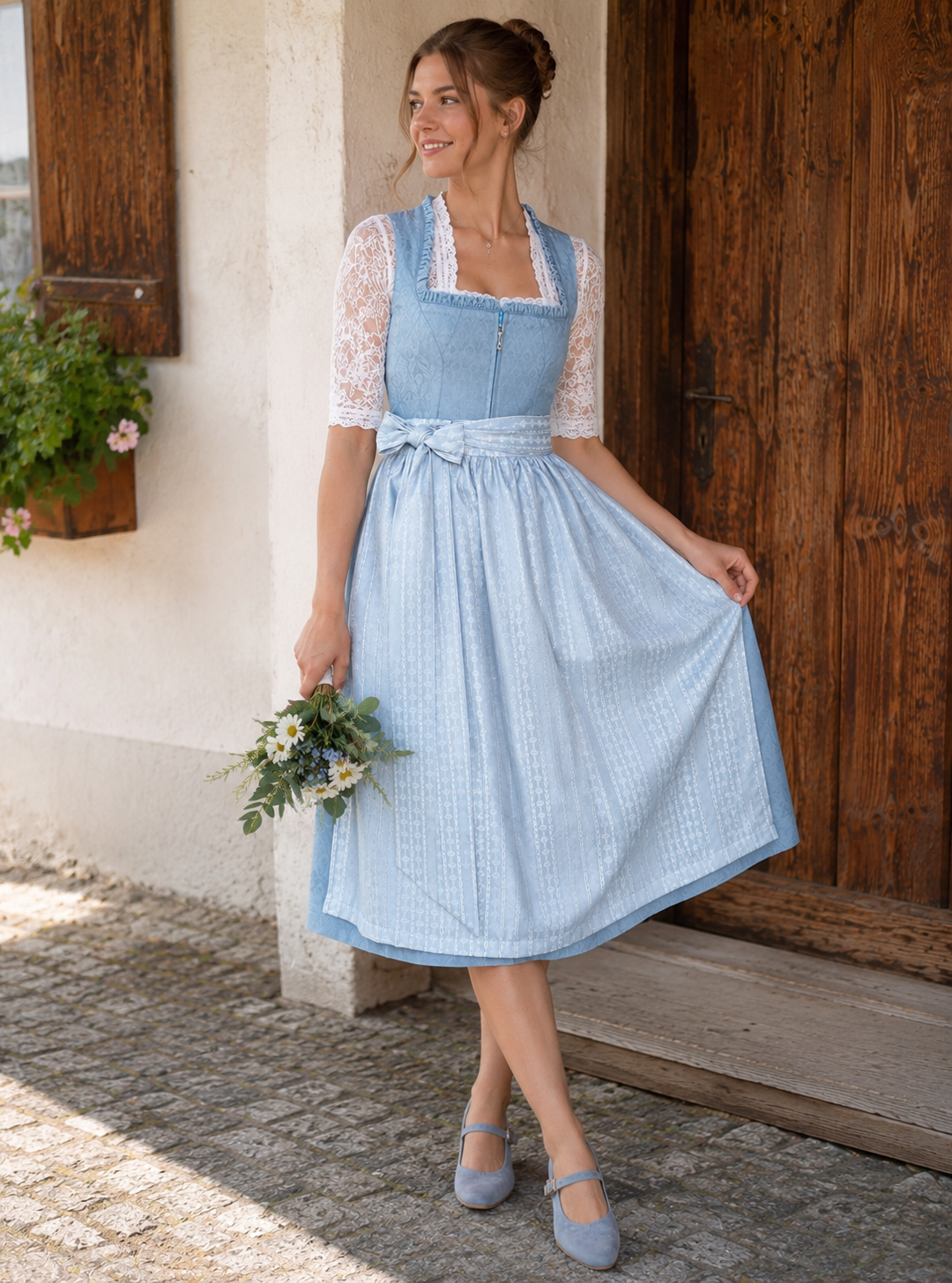Midi Dirndl Miranda in hellblau - ALM1065